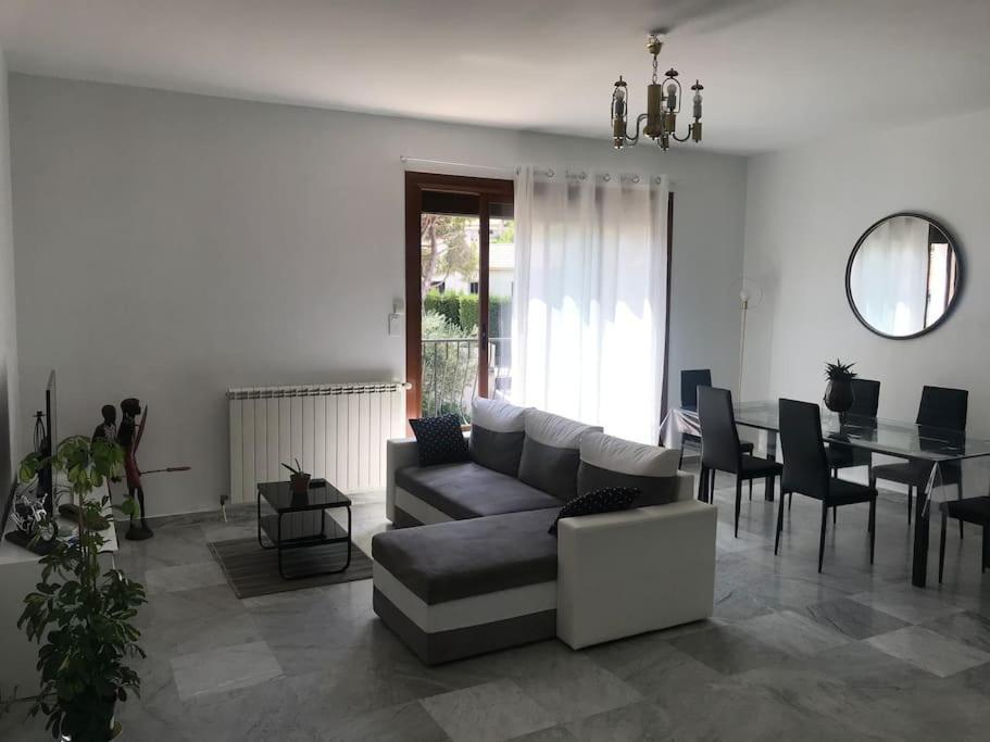 Haut De Maison Entierement Renove Avec Garage Carnoux-en-Provence Екстериор снимка
